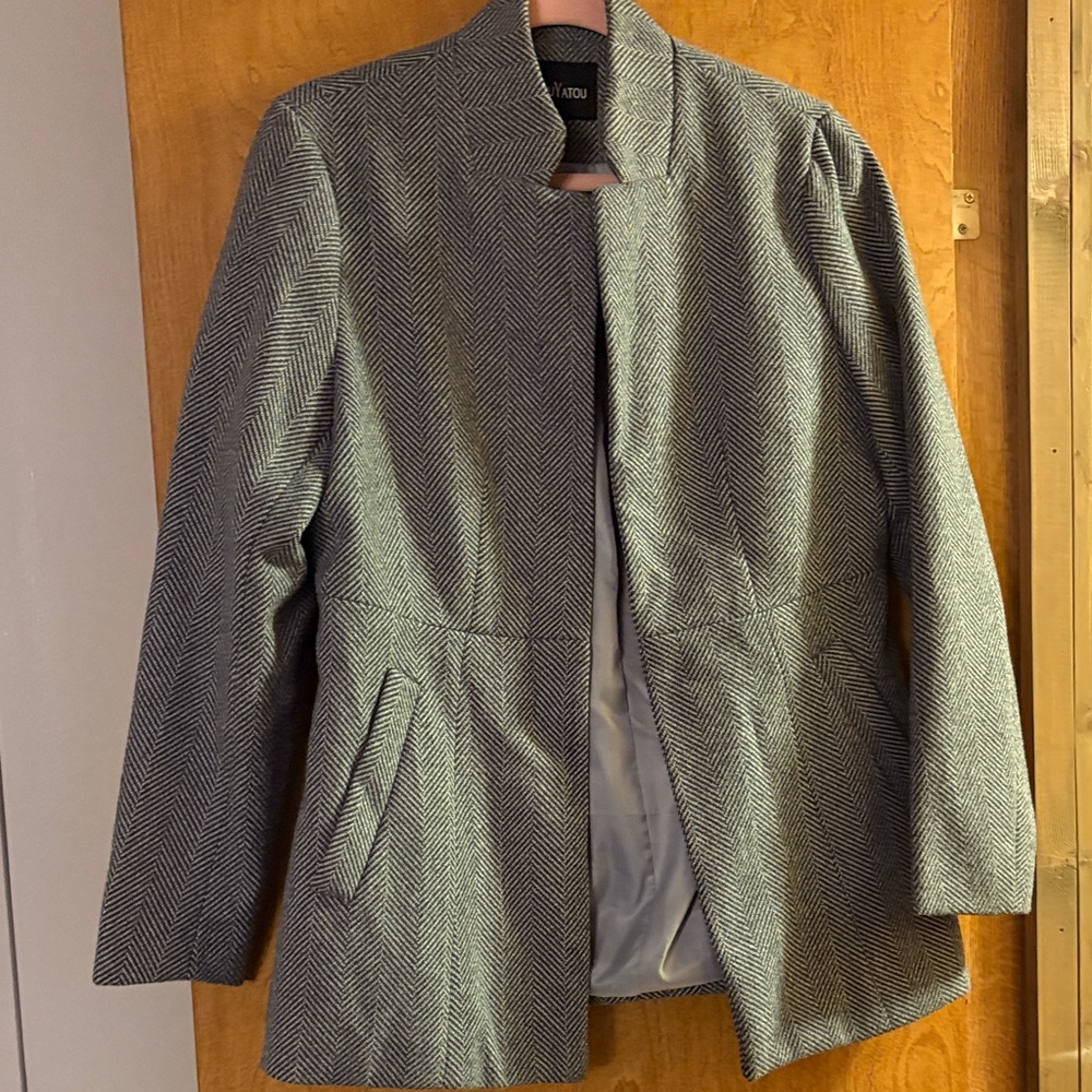 Chouyatou Gray Herringbone Blazer